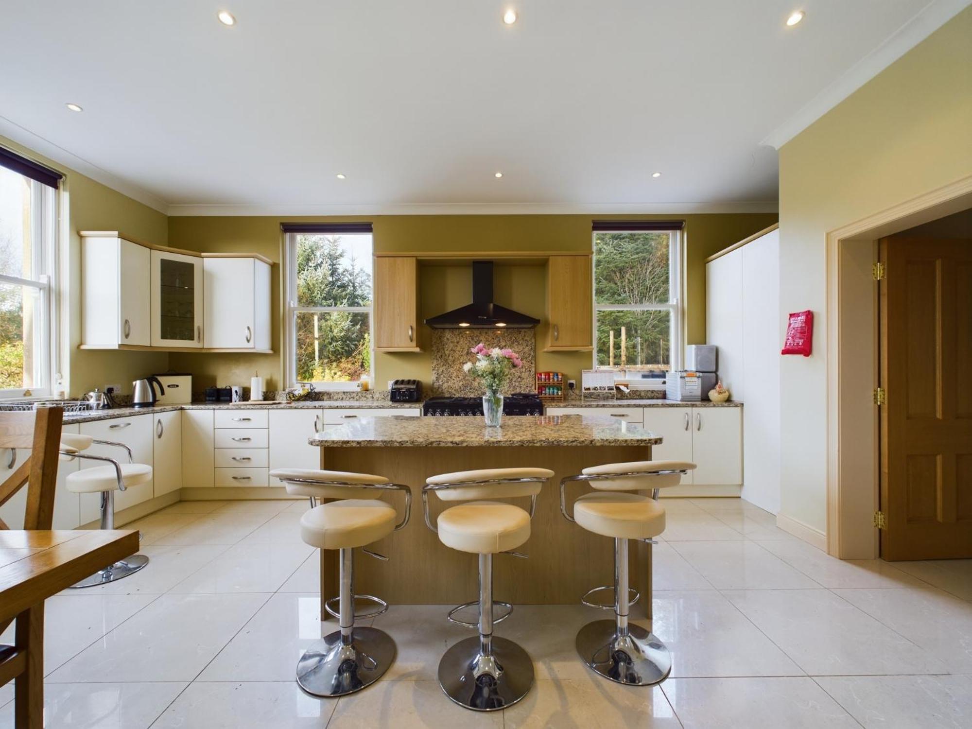 Ferienhaus Mourne Mountain Bliss 4br With Patio & Bbq Ideal For A Relaxing Getaway